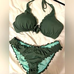 Victoria’s Secret olive green, ruffled rushed bikini size 34 DD